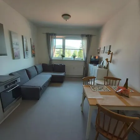 Tony Apartman *